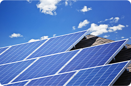 Sistem kuasa Solar menghasilkan jumlah elektrik yang berbeza dengan bilangan modul dan masa fotovoltaik yang sama