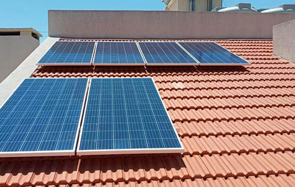 100 set sistem kuasa Solar luar grid di Mauritius