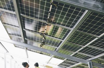 Pemasangan sistem penjanaan kuasa fotovoltaik atas bumbung perindustrian dan komersil